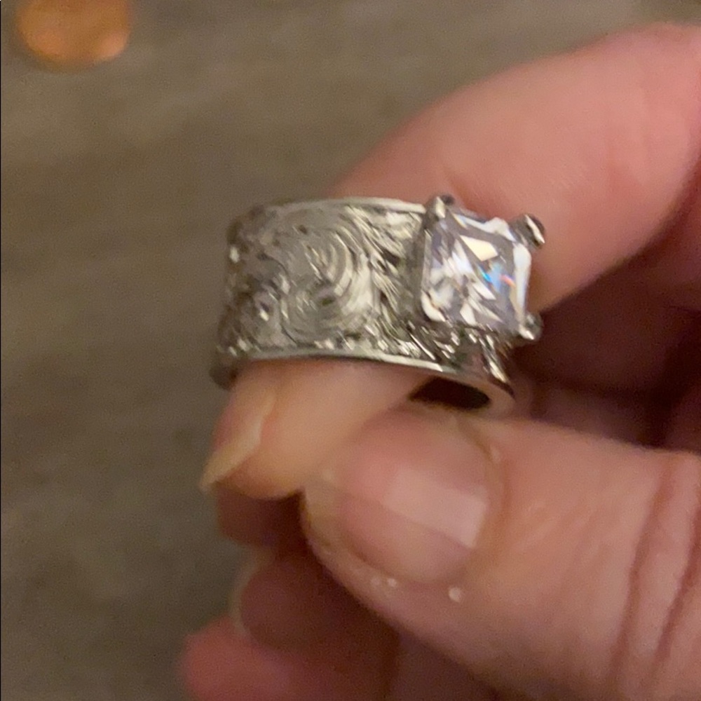 Silver ring - Picture 3 of 3